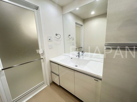 ʑEʏ@ʏ􂢏ɂ͉ɂXy[X܂