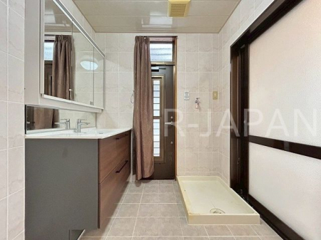 ���ʑ�E���ʏ��@�G���g�����X