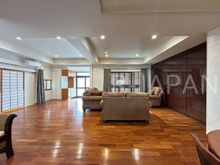 ���r���O�@�G���g�����X