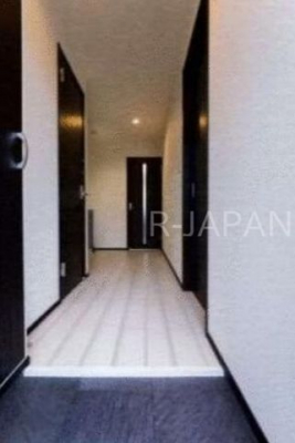 ���ց@����